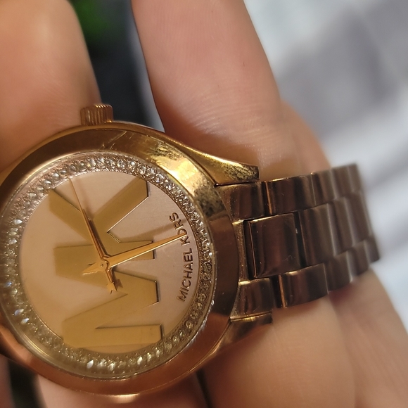 Watch - Picture 2 of 3